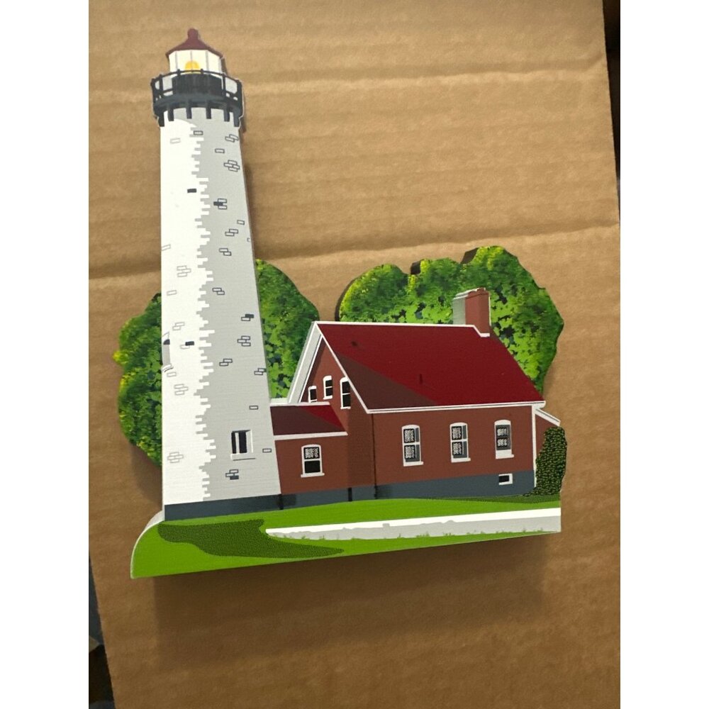 Sheilas Tawas Point Light Wooden Collectible 1997 East Tawas‎ Michigan Landmark